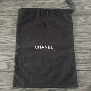 Chanel dustbag
Black
New